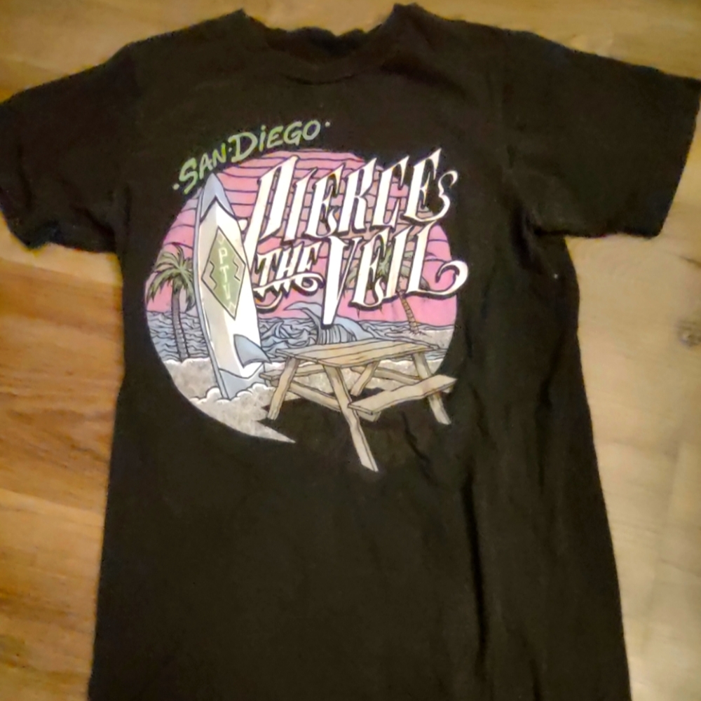 Old pierce the veil band shirt